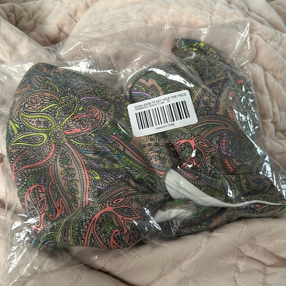 Soma Swimsuit Twist-Front Keyhole One-Piece - Picture 4 of 5